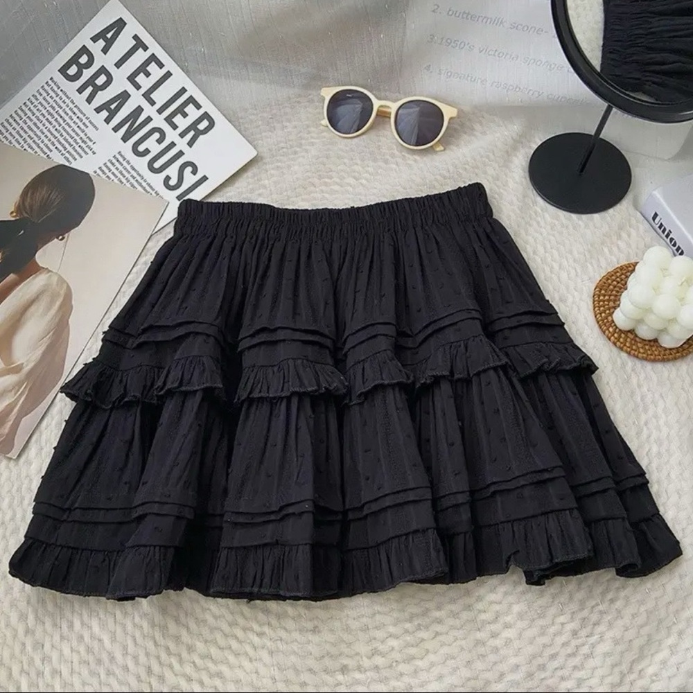 Chic Black Ruffled Skater Skirt
